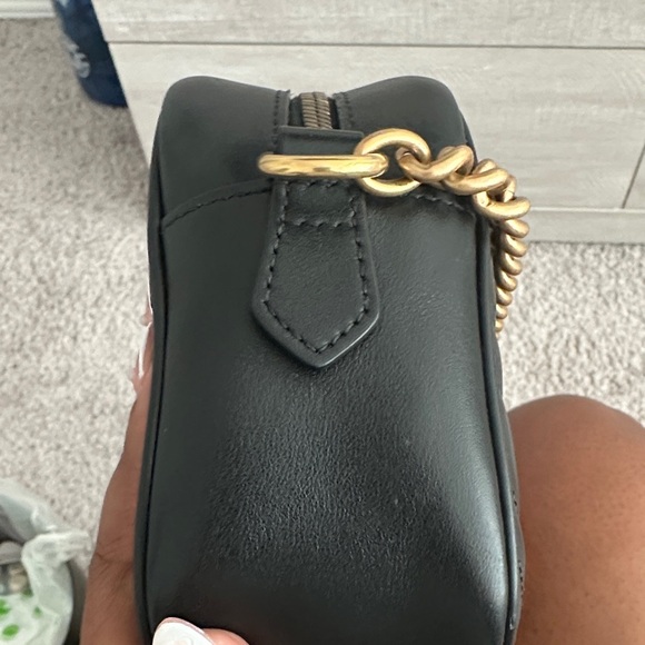 Gucci Black Chevron Crossbody Bag with Gold Logo - Picture 13 of 16